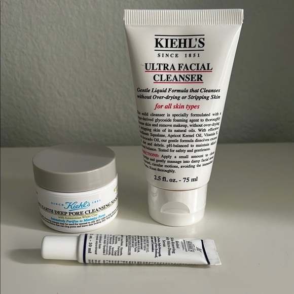 NEW Kiehl's 3 Piece Set (Cleanser, Retinol, Mask) - Picture 1 of 12